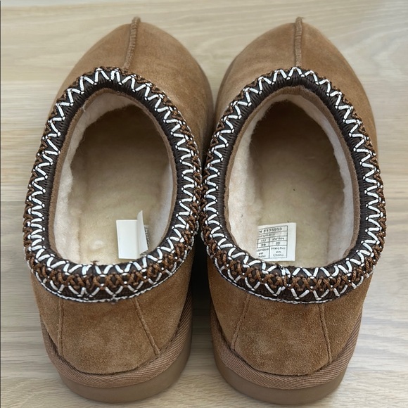 UGG Tasman Slip-On Shoes - Picture 3 of 4